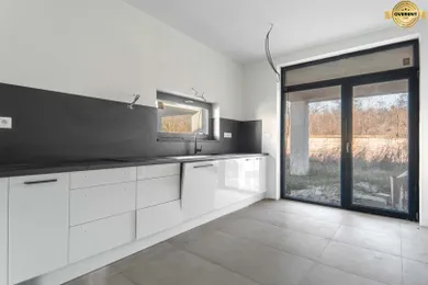 Na predaj 4-izbový dom, 350 m², Šaľa, Jabloňová