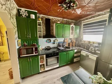 Na predaj 3-izbový byt, 72 m², Dunajská Streda, Nám. SNP