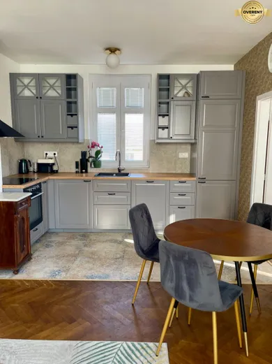 Byty na prenájom 3-izbový, Bratislava-Staré Mesto · €1 100