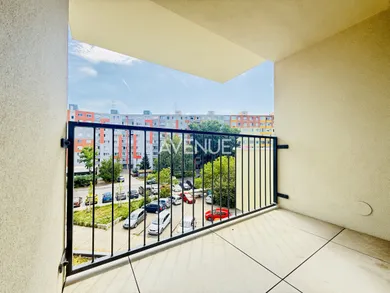 Na predaj 2-izbový byt, 43 m², Bratislava-Petržalka, Topoľčianska