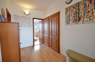 Na prenájom 3-izbový byt, 66 m², Bratislava-Ružinov, Mierová