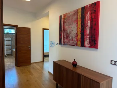 Na prenájom 5-izbový byt, 167 m², Bratislava-Staré Mesto