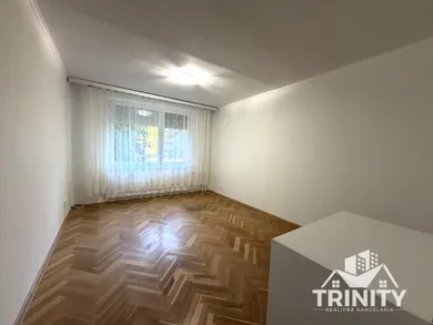 Na prenájom 3-izbový byt, 82 m², Nové Zámky, Lastovičia