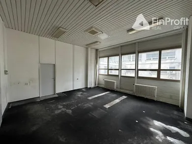 Na prenájom komerčné, 18 m², Bratislava-Ružinov, Tomášikova
