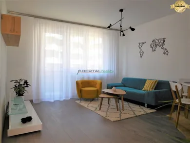 Na prenájom 2-izbový byt, 53 m², Bratislava-Staré Mesto, Blumentálska