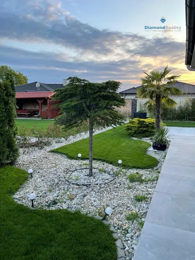 Na predaj 3-izbový dom, 165 m², Dvory nad Žitavou