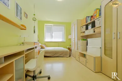 Na predaj 4-izbový byt, 83 m², Bratislava-Petržalka, Bohrova