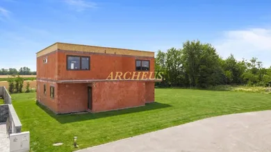 Houses for sale, 5-room in Šamorín · €245,000