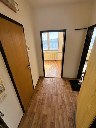 Na prenájom 1-izbový byt, 38 m², Bratislava-Petržalka, Znievska 3027/3