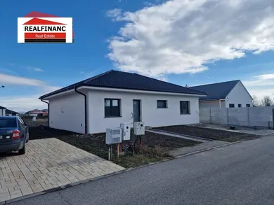 Domy na sprzedaż, 4-pokojowe, Cífer · €265 000