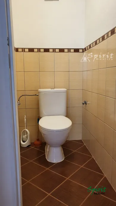 Na prenájom 2-izbový byt, 82 m², Bratislava-Záhorská Bystrica