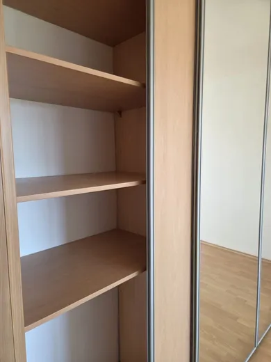 Na predaj 1-izbový byt, 38 m², Bratislava-Dúbravka, Ožvoldíkova