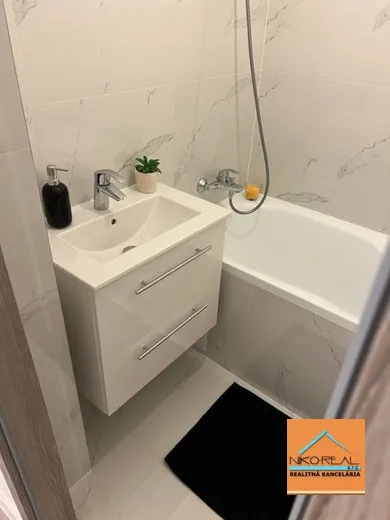 Na predaj 3-izbový byt, 65 m², Bratislava-Devínska Nová Ves