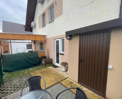 Na prenájom 2-izbový byt, 35 m², Bratislava-Ružinov, Hrachová