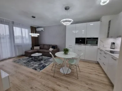 Byty na prenájom 3-izbový, Bratislava-Ružinov · €1 000