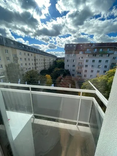 Na prenájom 3-izbový byt, 67 m², Bratislava-Nové Mesto, Kyjevská