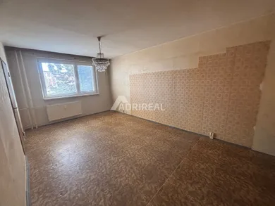 Na predaj 4-izbový byt, 101 m², Poprad, Svätoplukova