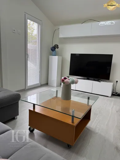 Na prenájom 2-izbový byt, 50 m², Nitra, Golianova