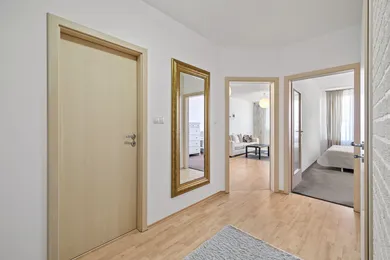 Na prenájom 2-izbový byt, 59 m², Bratislava-Ružinov, Jégého