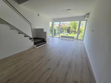 Na predaj dom, 127 m², Bratislava-Petržalka, Žltá