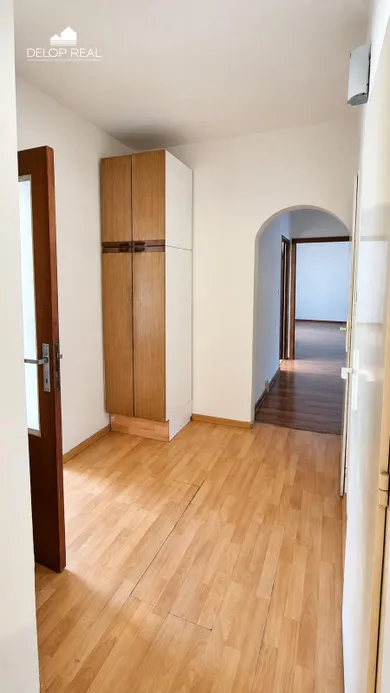 Na predaj 4-izbový byt, 82 m², Bratislava-Devínska Nová Ves