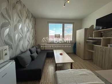 Mieszkania na sprzedaż, 1-pokojowe, Levice · €68 000