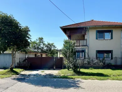 Na predaj dom, 251 m², Nové Zámky, 15 min. od NZ