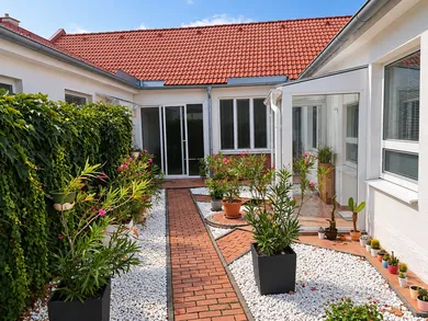 Eladó házak, 6-szobás, Trnava · €410 000