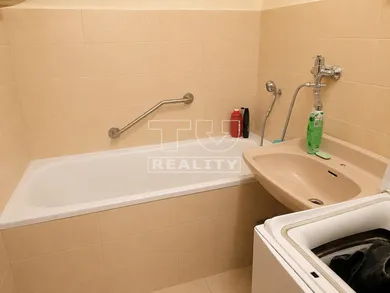 Na predaj 3-izbový byt, 72 m², Spišská Nová Ves