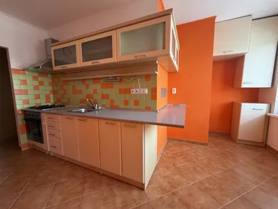 Na prenájom 2-izbový byt, 68 m², Brezno