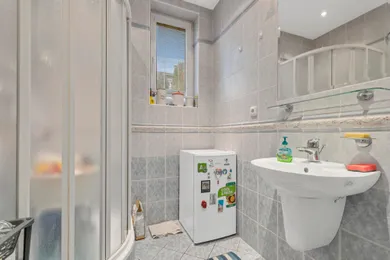 Na predaj 5-izbový dom, 450 m², Bratislava-Nové Mesto, Ambrova