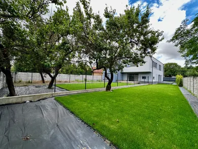 Na predaj 3-izbový byt, 101 m², Dunajská Lužná, Hlavná