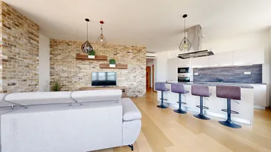 Na prenájom 4-izbový byt, 107 m², Bratislava-Staré Mesto, Landererova