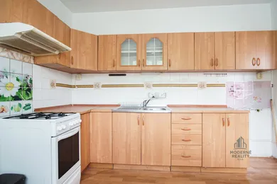 Na predaj 3-izbový byt, 81 m², Šurany