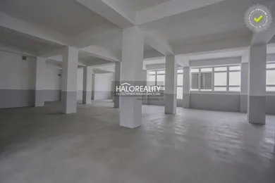 Na prenájom komerčné, 133 m², Považská Bystrica