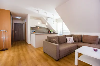 Na prenájom 1-izbový byt, 37 m², Šamorín, Školská