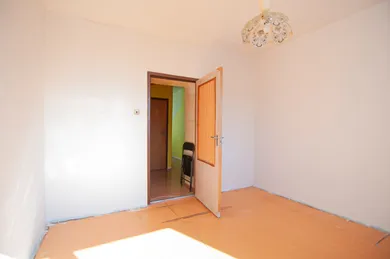 Na predaj 3-izbový byt, 65 m², Bratislava-Petržalka, Osuského