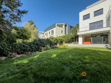 Na prenájom 5-izbový dom, 224 m², Bratislava-Staré Mesto, Na Hrebienku