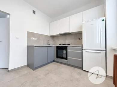 Na prenájom 2-izbový byt, 59 m², Bratislava-Nové Mesto, Sibírska