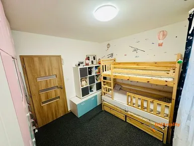 Na predaj 3-izbový byt, 65 m², Sereď, Námestie Slobody