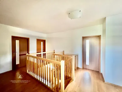 Na predaj 5-izbový dom, 173 m², Ivanka pri Dunaji