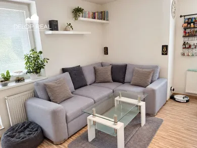 Na prenájom 2-izbový byt, 51 m², Bratislava-Dúbravka, Kristy Bendovej