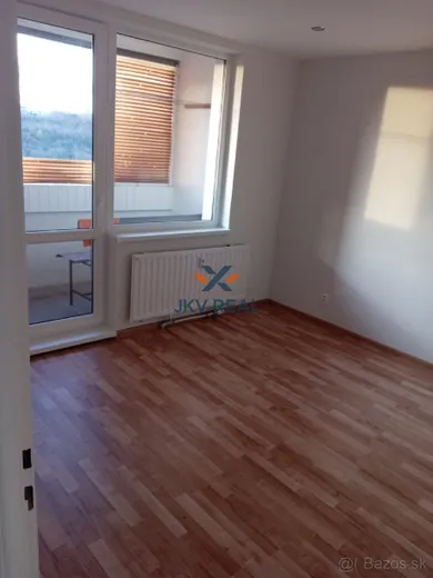 Mieszkania na wynajem, 3-pokojowe, Prešov · €730