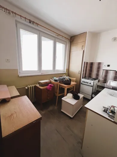 Na predaj 3-izbový byt, 62 m², Levice, Ul. Ľ. Štúra