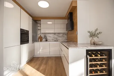 Na predaj 3-izbový byt, 92 m², Bratislava-Ružinov, Plynárenská