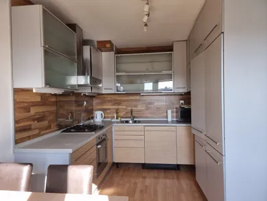 Na prenájom 4-izbový byt, 90 m², Nitra, Južná