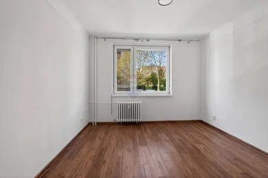 Na predaj 3-izbový byt, 71 m², Galanta, Česká