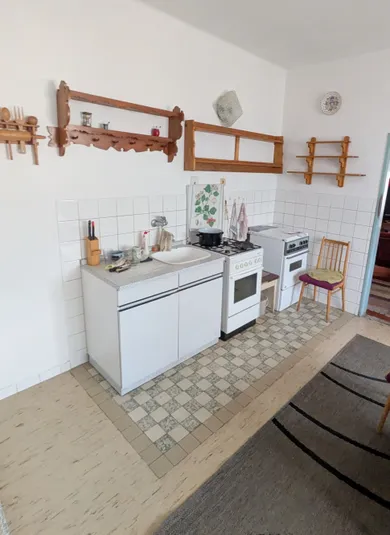Na predaj 7-izbový dom, 220 m², Sološnica