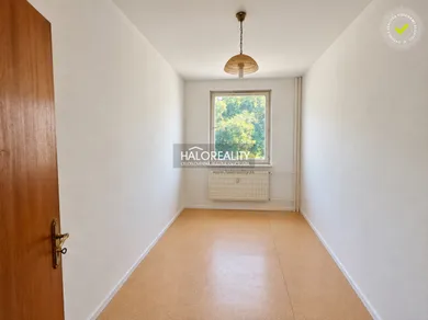 Na predaj 3-izbový byt, 64 m², Prievidza