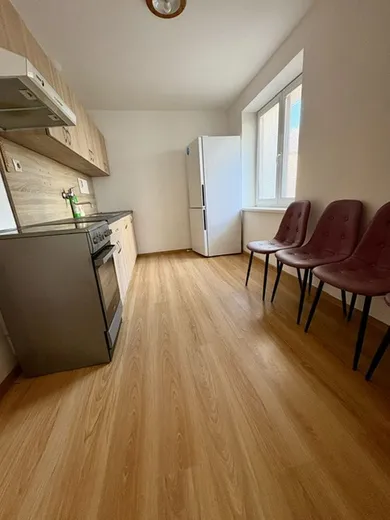 Na prenájom 2-izbový byt, 55 m², Čadca, Májová